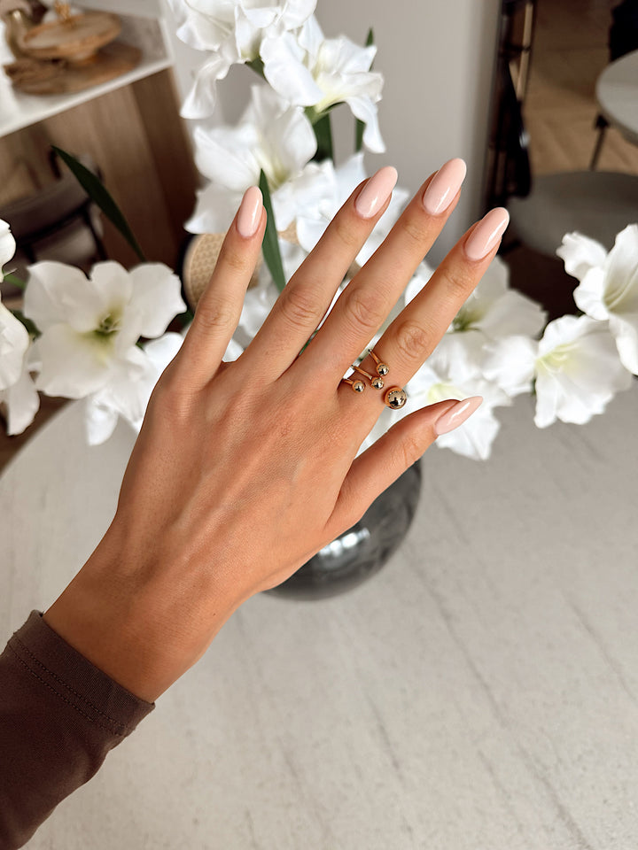 Золоте кільце «Сфера» з чотирьма кулями