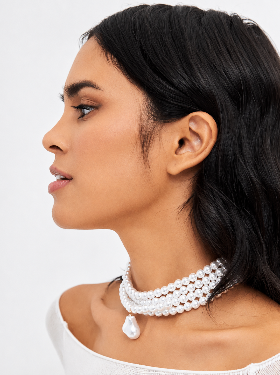 Намисто «Нуар» з скляними перлинами у чотири ряди з підвіскою