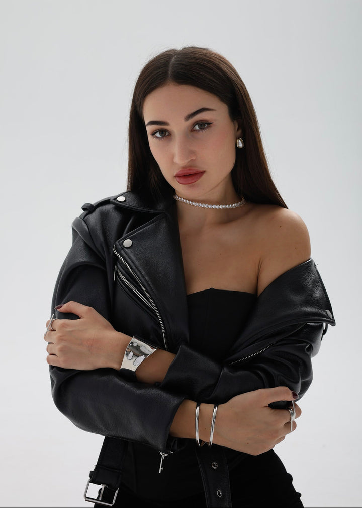 Сережки «Хвиля» з перлинами в золотій асиметричній оправі